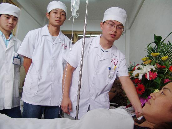 男孩读卫校学什么专业好