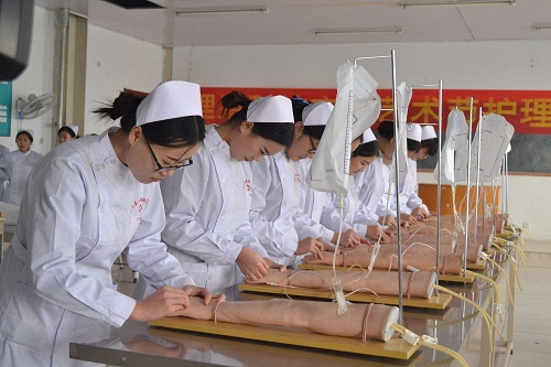 重庆卫生学校的重点专业有哪些