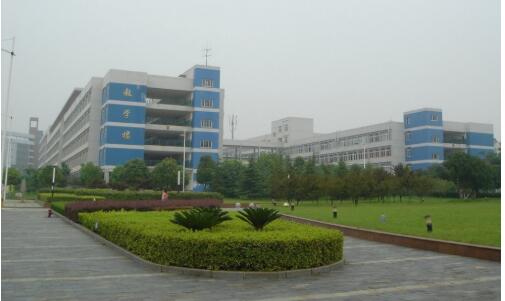 武汉江夏区卫生学校<a href='http://www.cqxyyc.com/news/1/4' style='color:#a033d9'>招生简章</a>