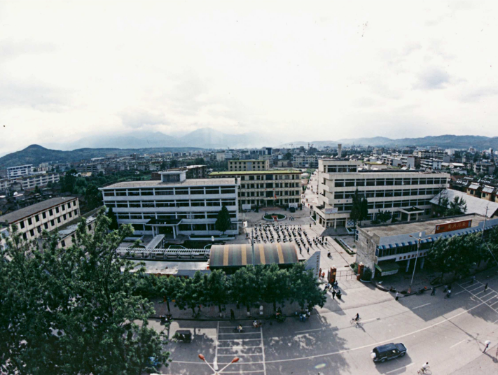 四川凉山卫生学校寝室环境