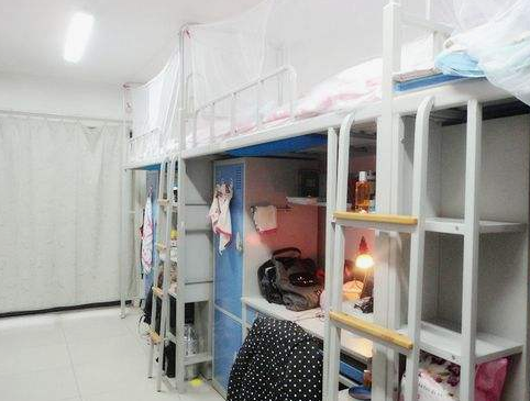鄱阳卫生学校寝室环境、宿舍图片
