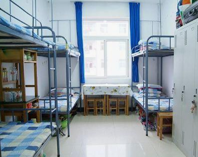 武汉江夏区卫生学校寝室环境、宿舍图片