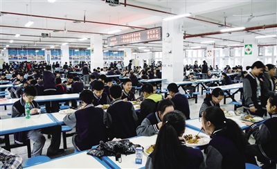 重庆市医药卫生学校食堂环境
