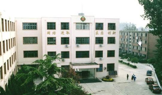 武汉市卫生学校校园环境