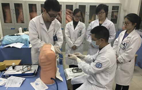 2020年重庆卫校有哪些专业适合男生 2020年重庆卫校有哪些专业适合男生