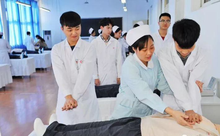 重庆知行卫生学校、培养护士的十大素质要求