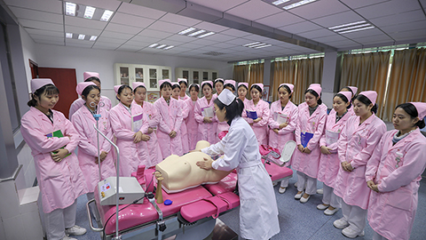 04<a href='http://www.cqxyyc.com/schoolMajor/37/1' style='color:#a033d9'>助产</a> (6).JPG