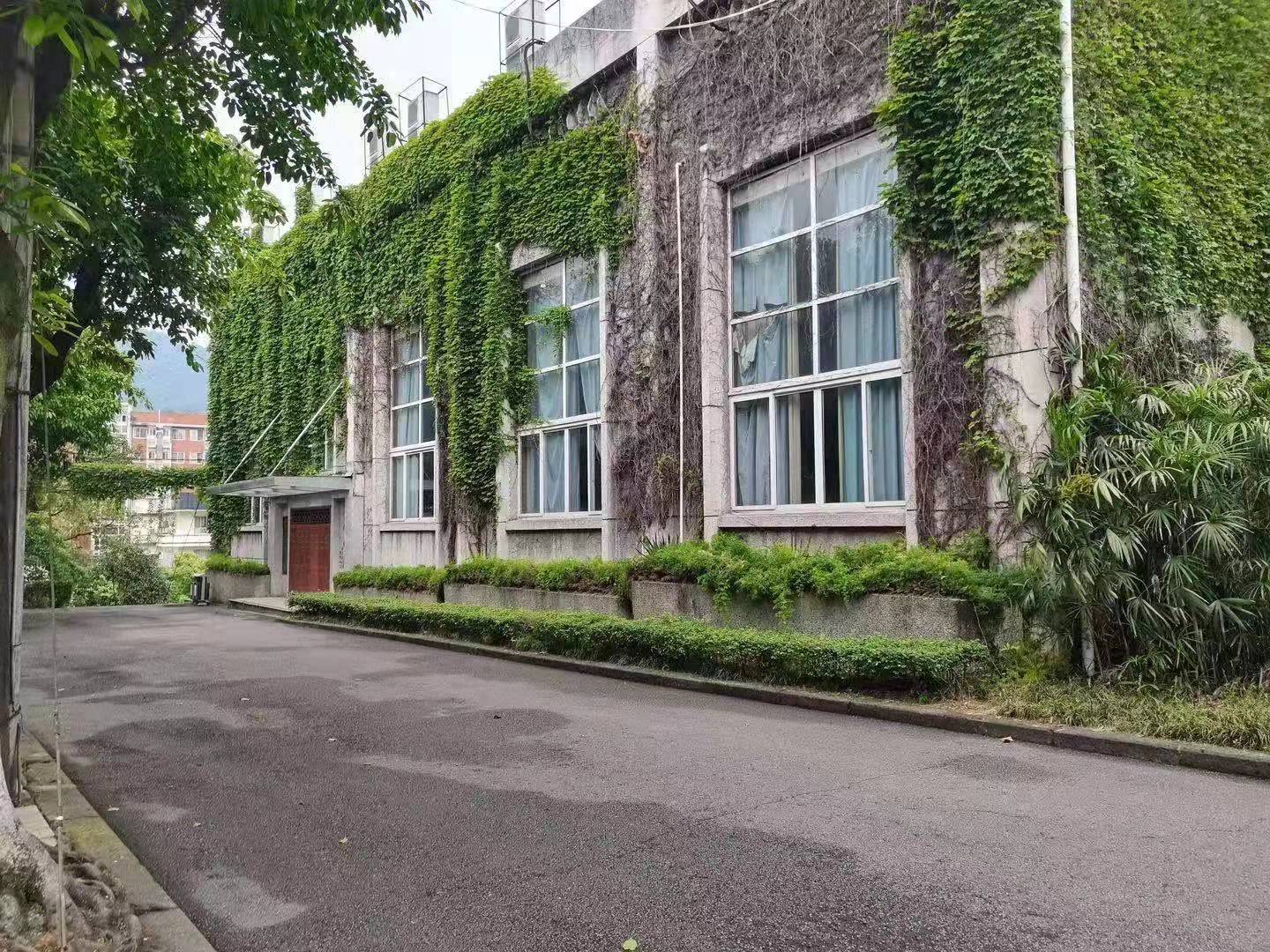 重庆知行卫生学校.jpg